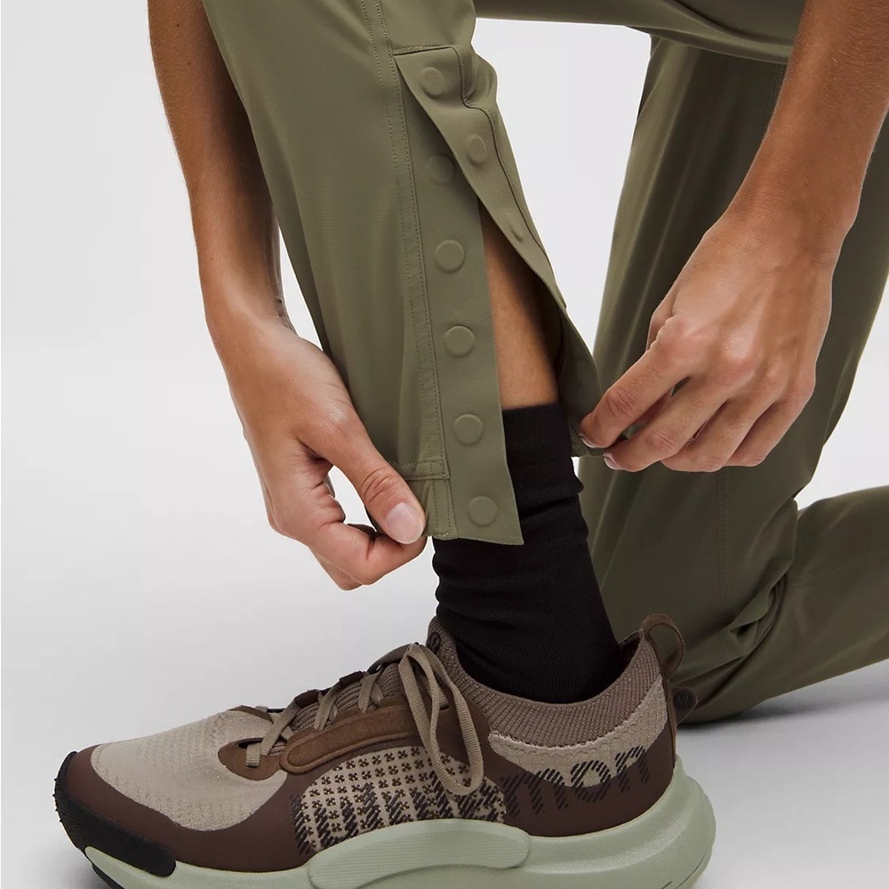Lululemon Adapted State High-Rise Jogger
Magnetic Closures - Picture 5 of 10